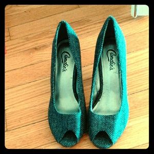 Gray and black heels